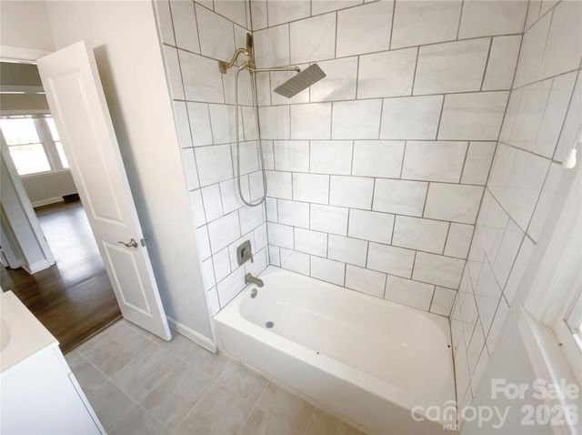 4121 Abbeydale Drive, Charlotte, NC 28205