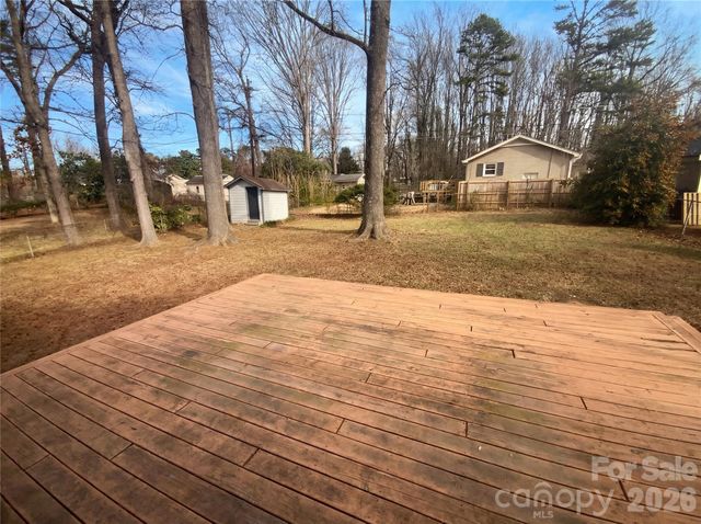 4121 Abbeydale Drive, Charlotte, NC 28205