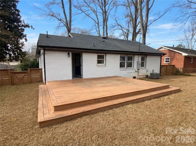 4121 Abbeydale Drive, Charlotte, NC 28205