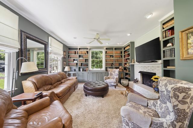 1104 Riverside Rd, Old Hickory, TN 37138