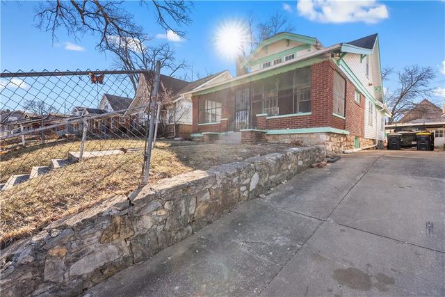 5142 Brookwood Avenue, Kansas City, MO 64110