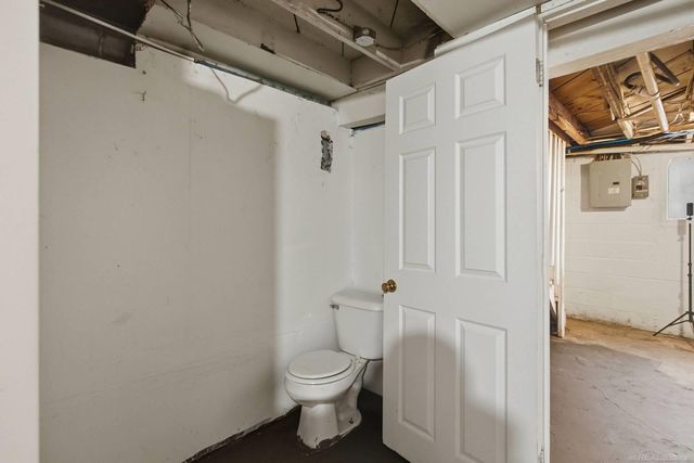 16264 10 Mile Road, Eastpointe, MI 48021