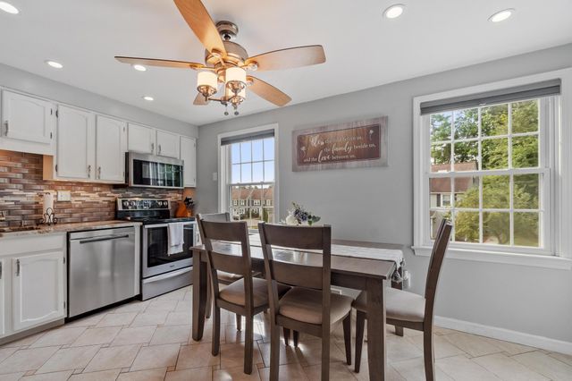 10 Aspen Lane, Merrimack, NH 03045