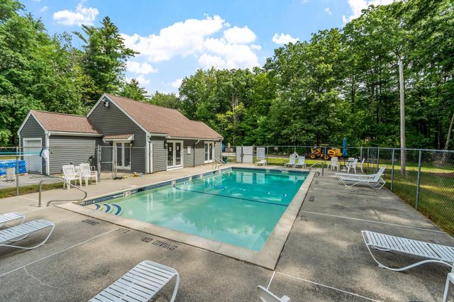 10 Aspen Lane, Merrimack, NH 03045