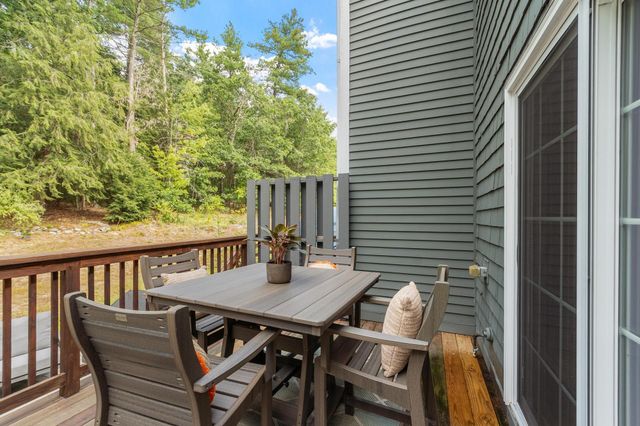 10 Aspen Lane, Merrimack, NH 03045