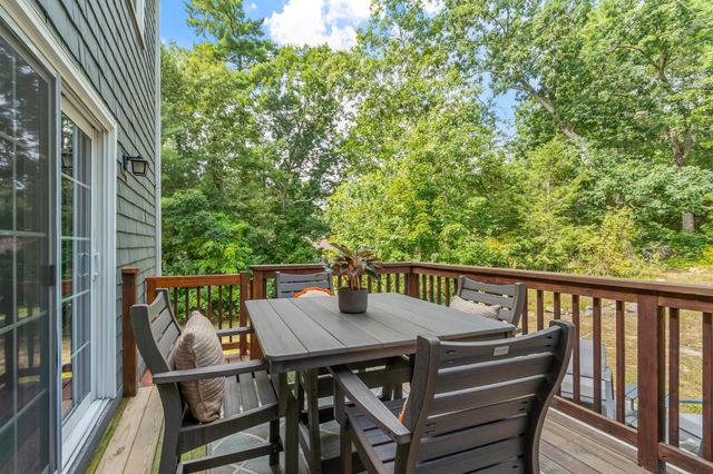 10 Aspen Lane, Merrimack, NH 03045