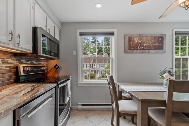 10 Aspen Lane, Merrimack, NH 03045