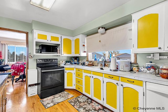 1502 ANDOVER DR, Cheyenne, WY 82001