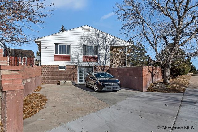 1502 ANDOVER DR, Cheyenne, WY 82001