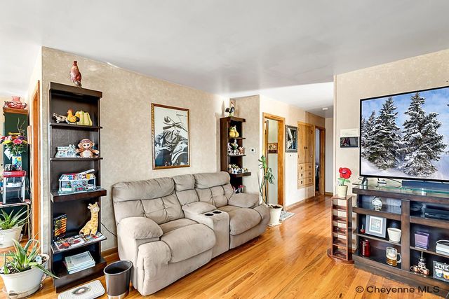 1502 ANDOVER DR, Cheyenne, WY 82001