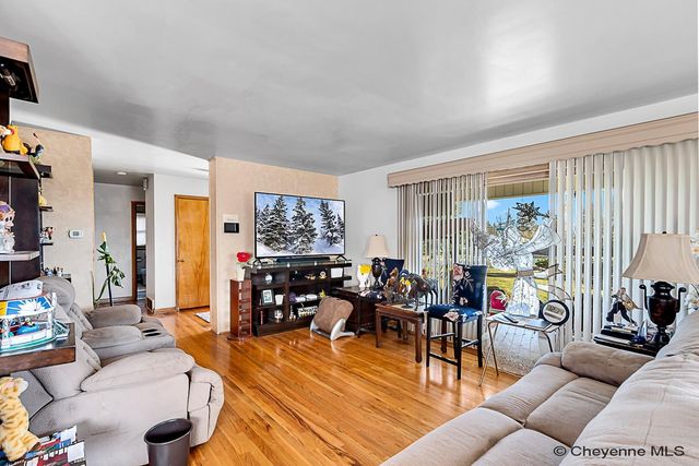 1502 ANDOVER DR, Cheyenne, WY 82001