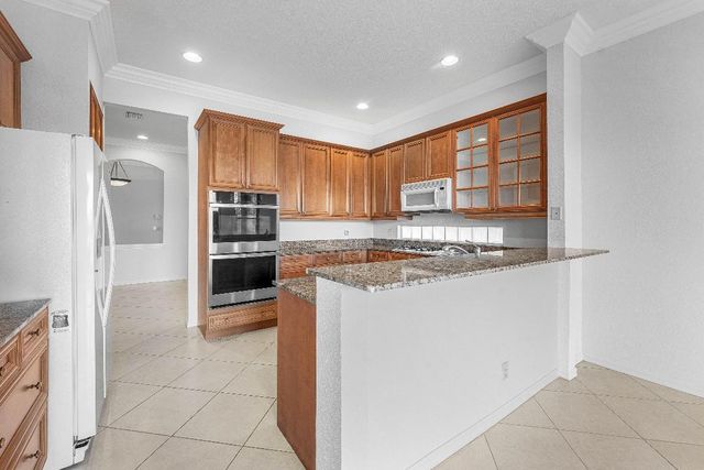 208 Via Condado Way, Palm Beach Gardens, FL 33418