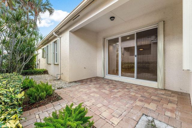 208 Via Condado Way, Palm Beach Gardens, FL 33418