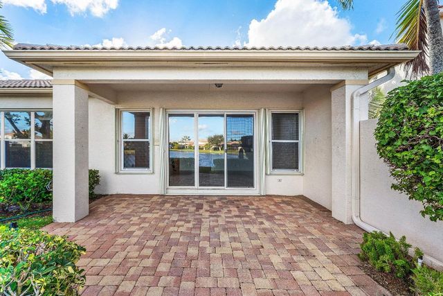 208 Via Condado Way, Palm Beach Gardens, FL 33418