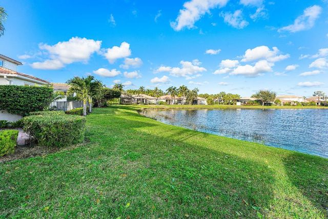 208 Via Condado Way, Palm Beach Gardens, FL 33418