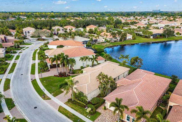 208 Via Condado Way, Palm Beach Gardens, FL 33418