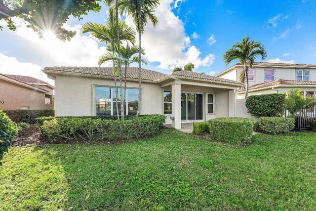 208 Via Condado Way, Palm Beach Gardens, FL 33418