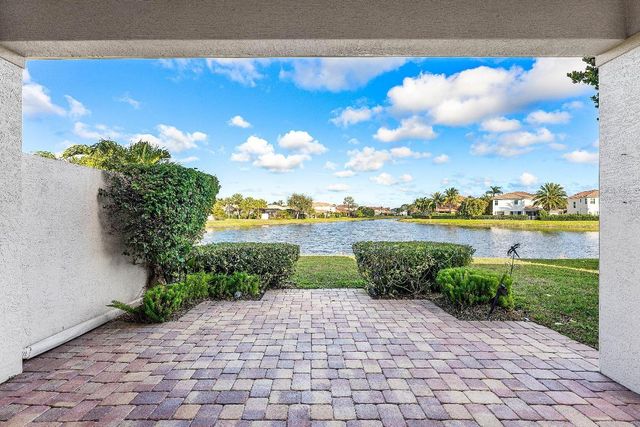 208 Via Condado Way, Palm Beach Gardens, FL 33418