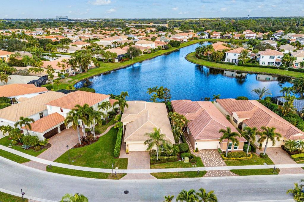 208 Via Condado Way, Palm Beach Gardens, FL 33418