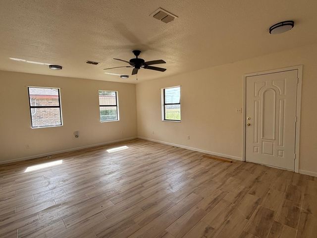 1808 Leissner Street, Bay City, TX 77414