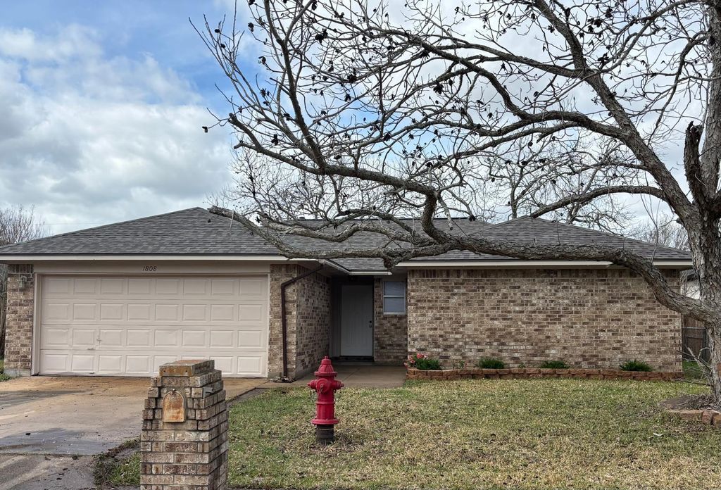 1808 Leissner Street, Bay City, TX 77414