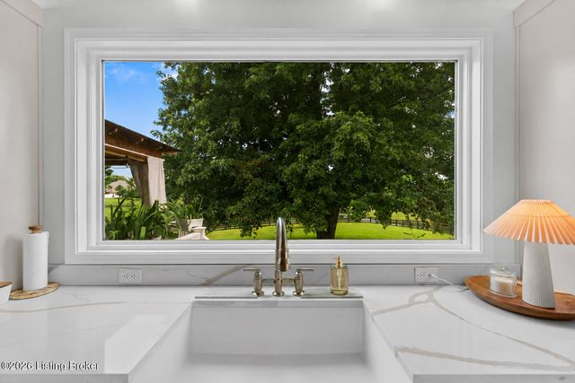3124 English Way, Prospect, KY 40059