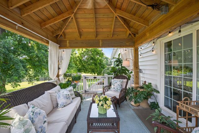 3124 English Way, Prospect, KY 40059