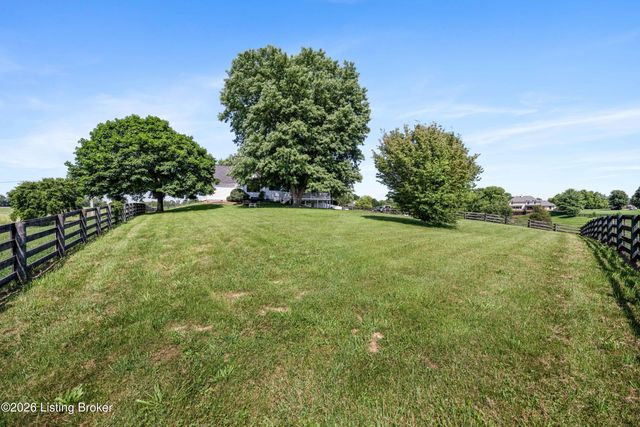 3124 English Way, Prospect, KY 40059