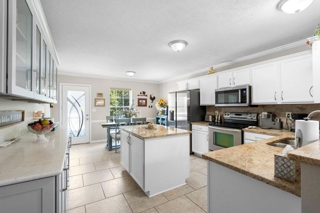 205 Waterview Dr, Hendersonville, TN 37075