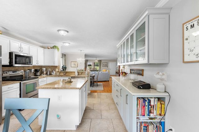 205 Waterview Dr, Hendersonville, TN 37075