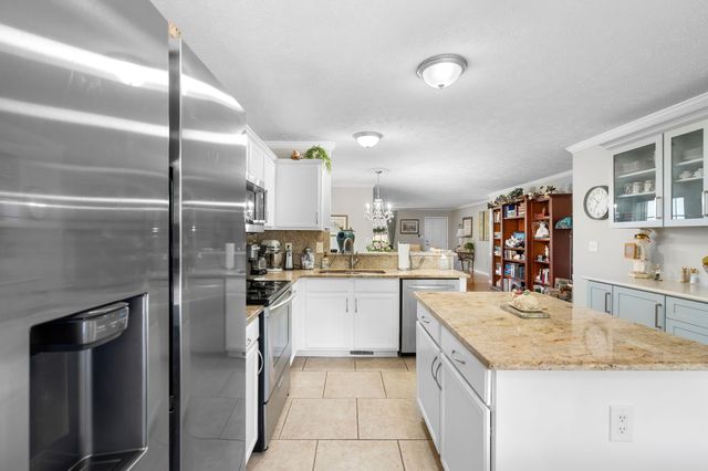 205 Waterview Dr, Hendersonville, TN 37075