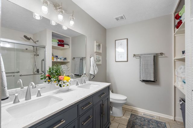 205 Waterview Dr, Hendersonville, TN 37075