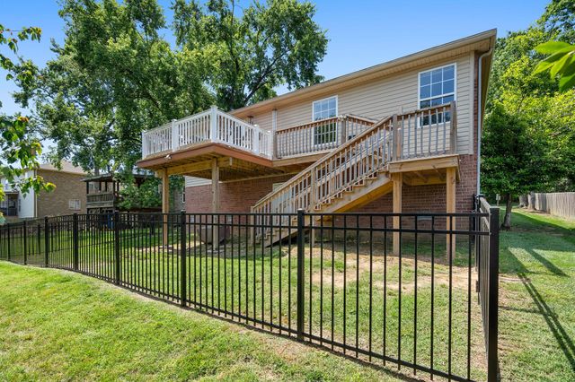 205 Waterview Dr, Hendersonville, TN 37075