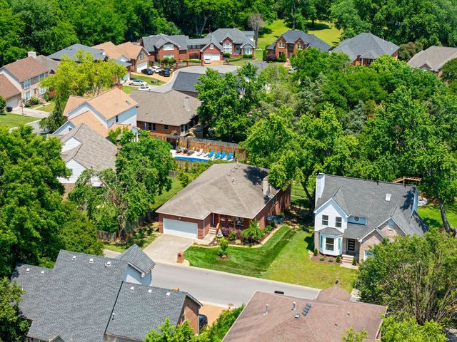 205 Waterview Dr, Hendersonville, TN 37075