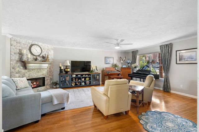 205 Waterview Dr, Hendersonville, TN 37075