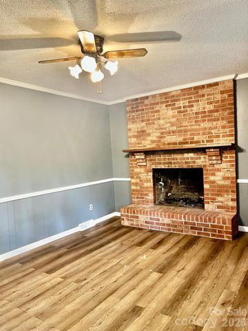 7065 Fieldcrest Lane, Denver, NC 28037
