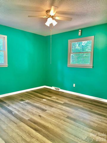 7065 Fieldcrest Lane, Denver, NC 28037