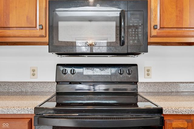 3161 Sumac Ct, Columbus, IN 47203