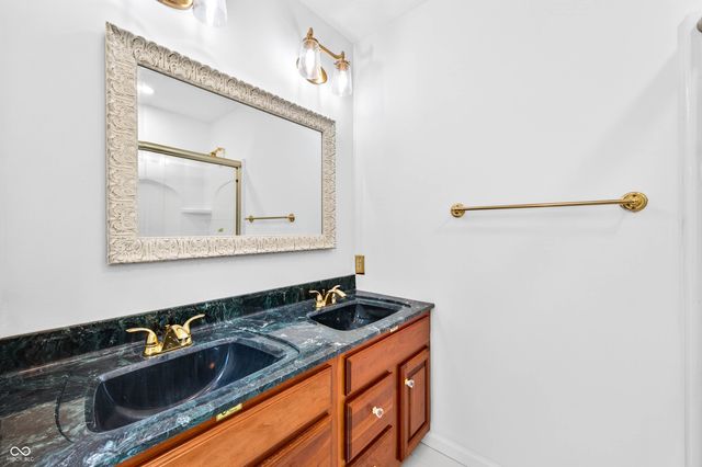 3161 Sumac Ct, Columbus, IN 47203