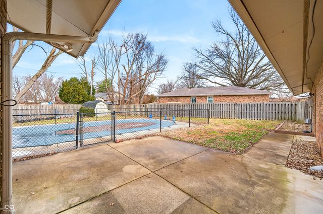 3161 Sumac Ct, Columbus, IN 47203