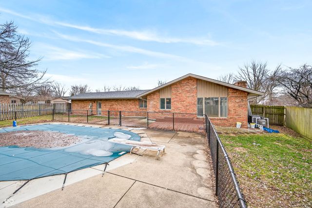 3161 Sumac Ct, Columbus, IN 47203