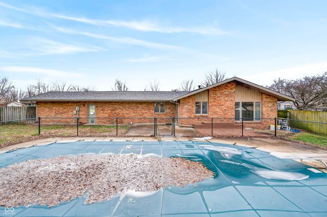 3161 Sumac Ct, Columbus, IN 47203