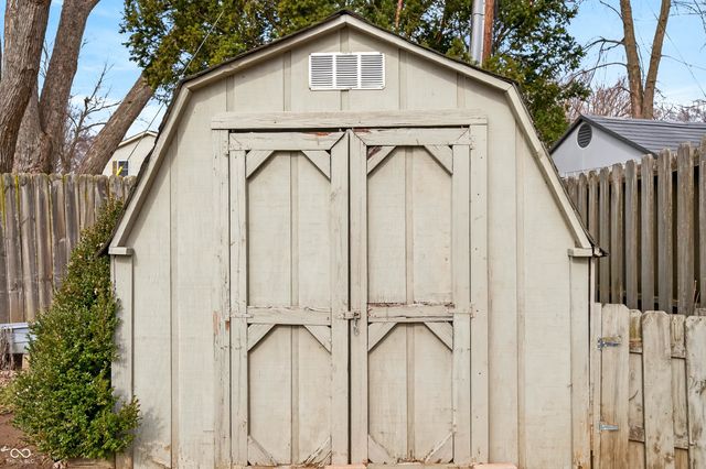 3161 Sumac Ct, Columbus, IN 47203