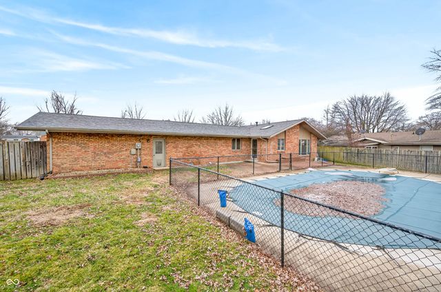 3161 Sumac Ct, Columbus, IN 47203