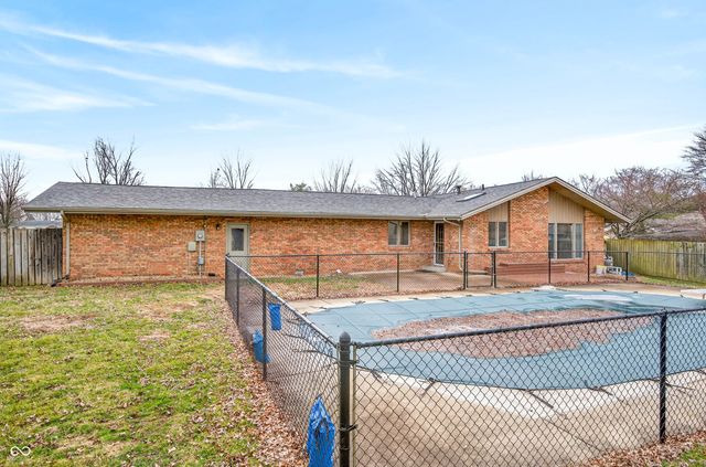 3161 Sumac Ct, Columbus, IN 47203