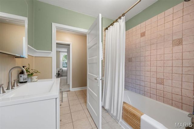 2626 Margarette Avenue, Maplewood, MO 63143