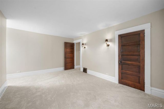 2626 Margarette Avenue, Maplewood, MO 63143