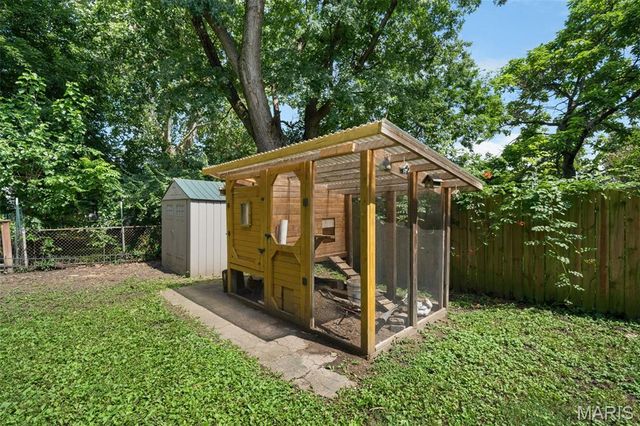 2626 Margarette Avenue, Maplewood, MO 63143