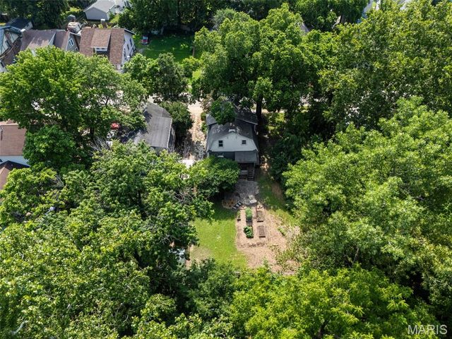 2626 Margarette Avenue, Maplewood, MO 63143