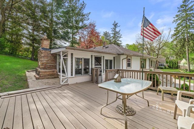 408 Valley ROAD, Twin Lakes, WI 53181